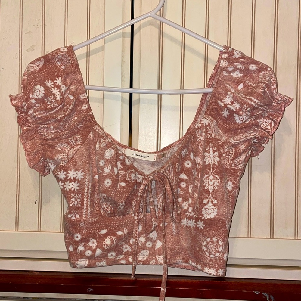 Idem Ditto Pink Floral Crop Top. Size Small.
